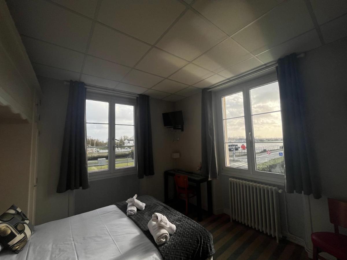 Hotel Le Phare Ouistreham Exterior foto