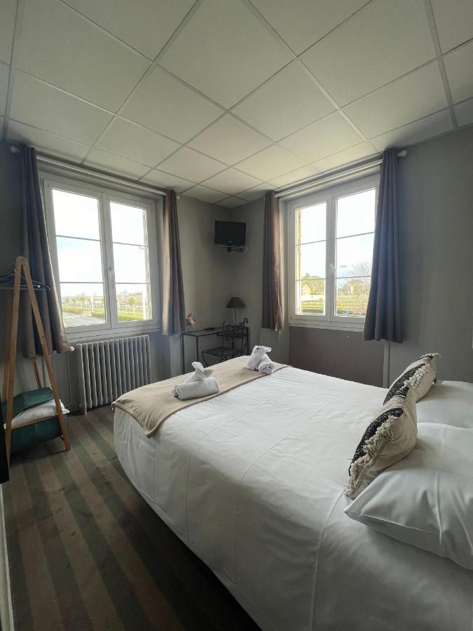 Hotel Le Phare Ouistreham Exterior foto