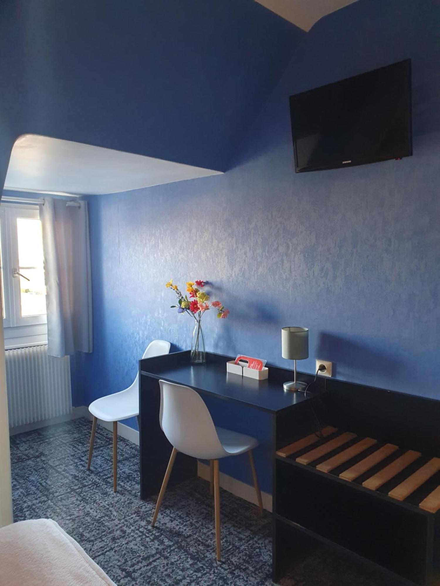 Hotel Le Phare Ouistreham Exterior foto
